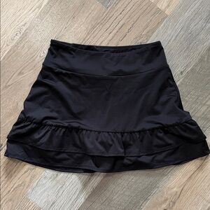Crown & Ivy Black Women's Ruffled Active Skort